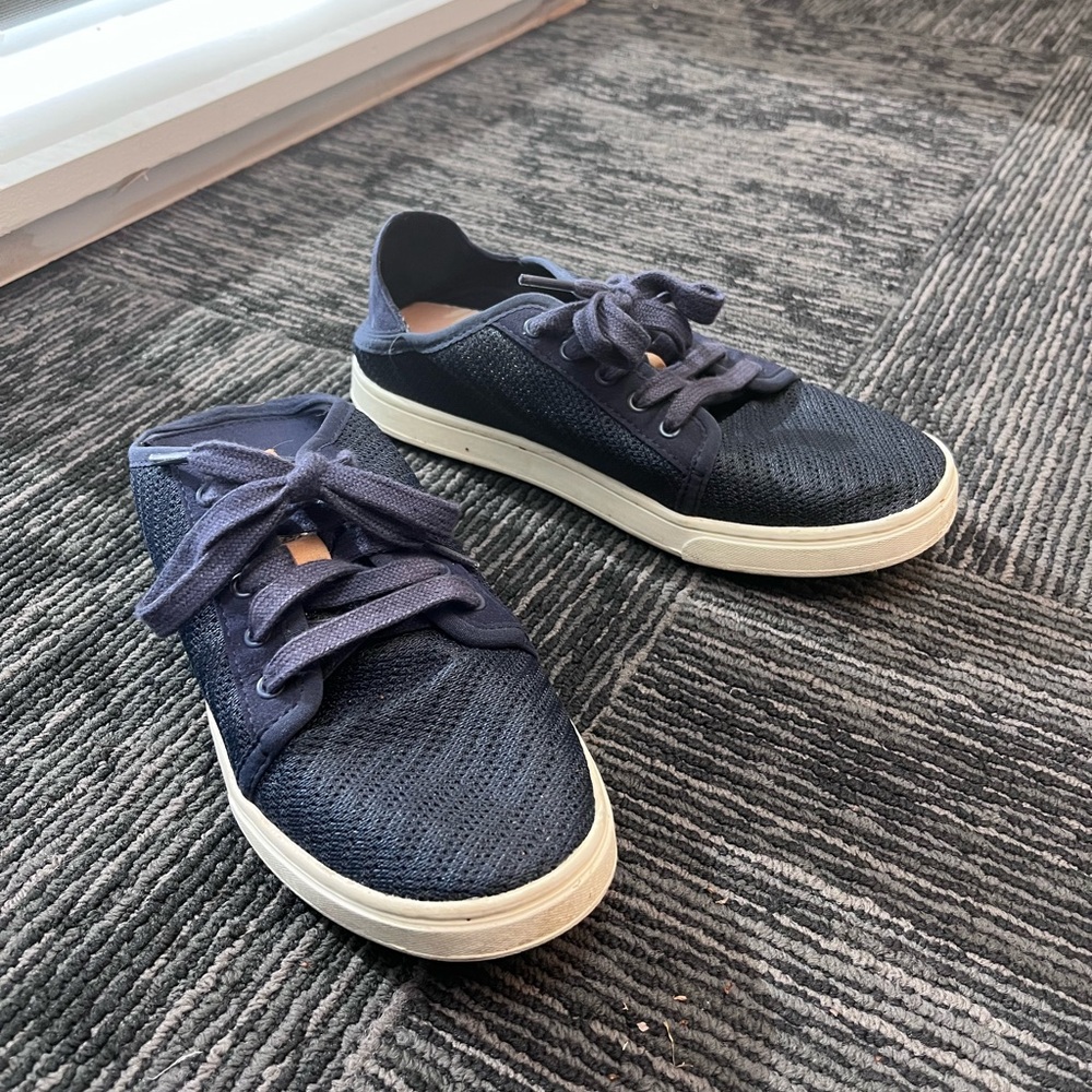 Women's Navy Athletic Shoes